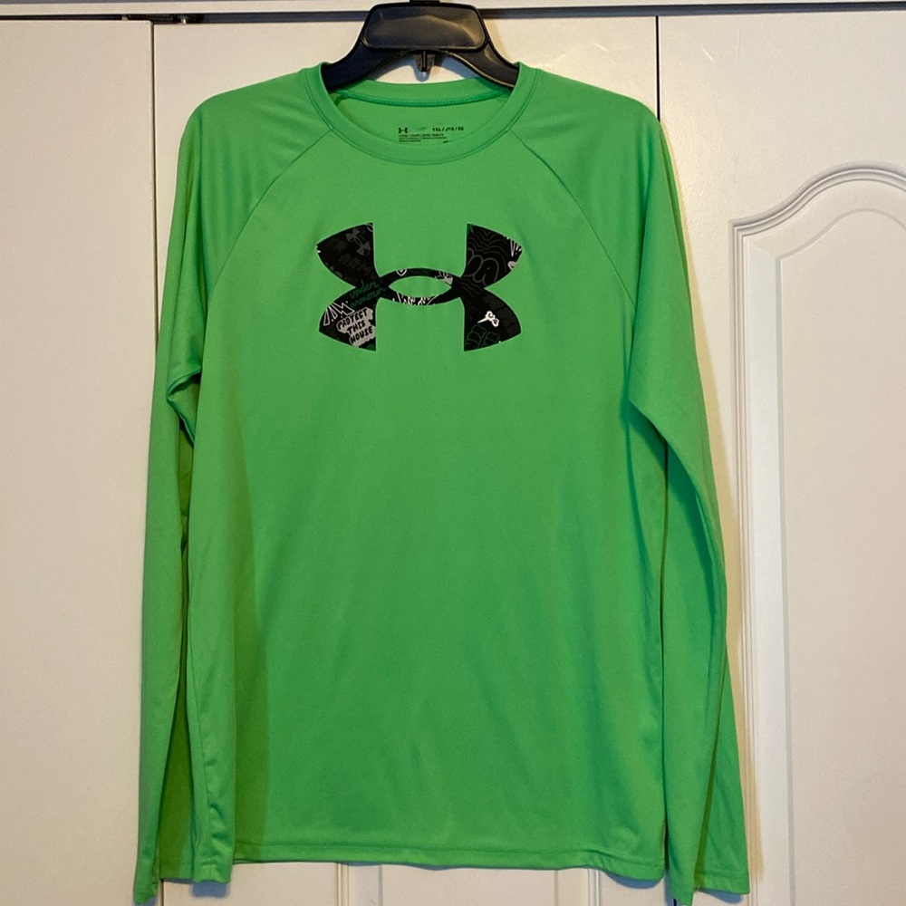 Boys Youth XL Under Armour Long Sleeve Drifit Shirt